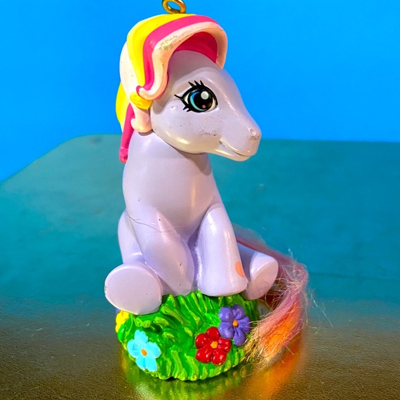 MY LITTLE PONY G3 VTG 2006 CHRISTMAS HAPPY HOLIDAY ORNAMENT TRIPLE TREAT PONY 3” - Picture 8 of 10